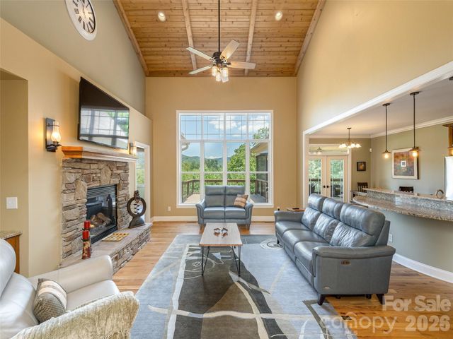 167 Tatham Road, Hendersonville, NC 28792