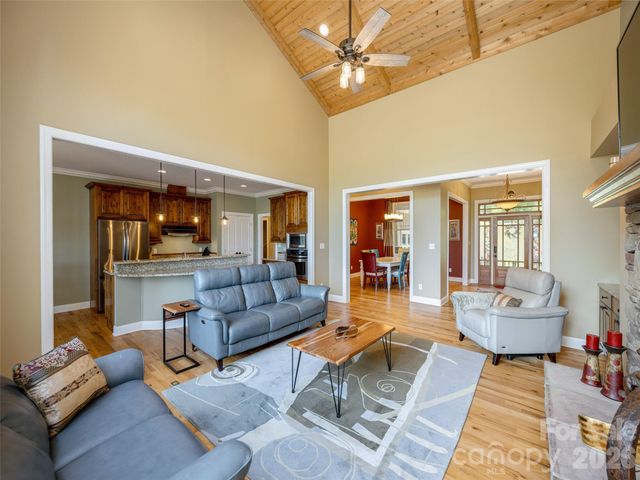 167 Tatham Road, Hendersonville, NC 28792