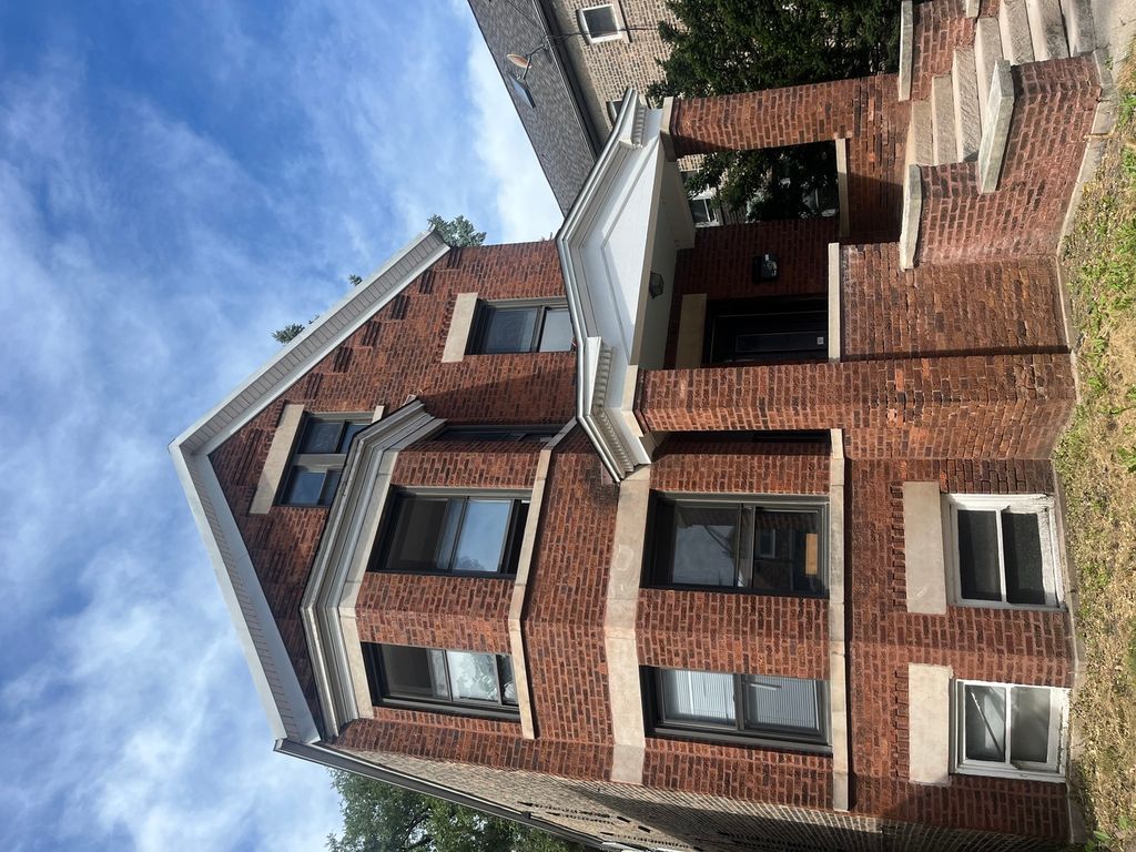 8548 S Manistee Avenue 1, Chicago, IL 60617