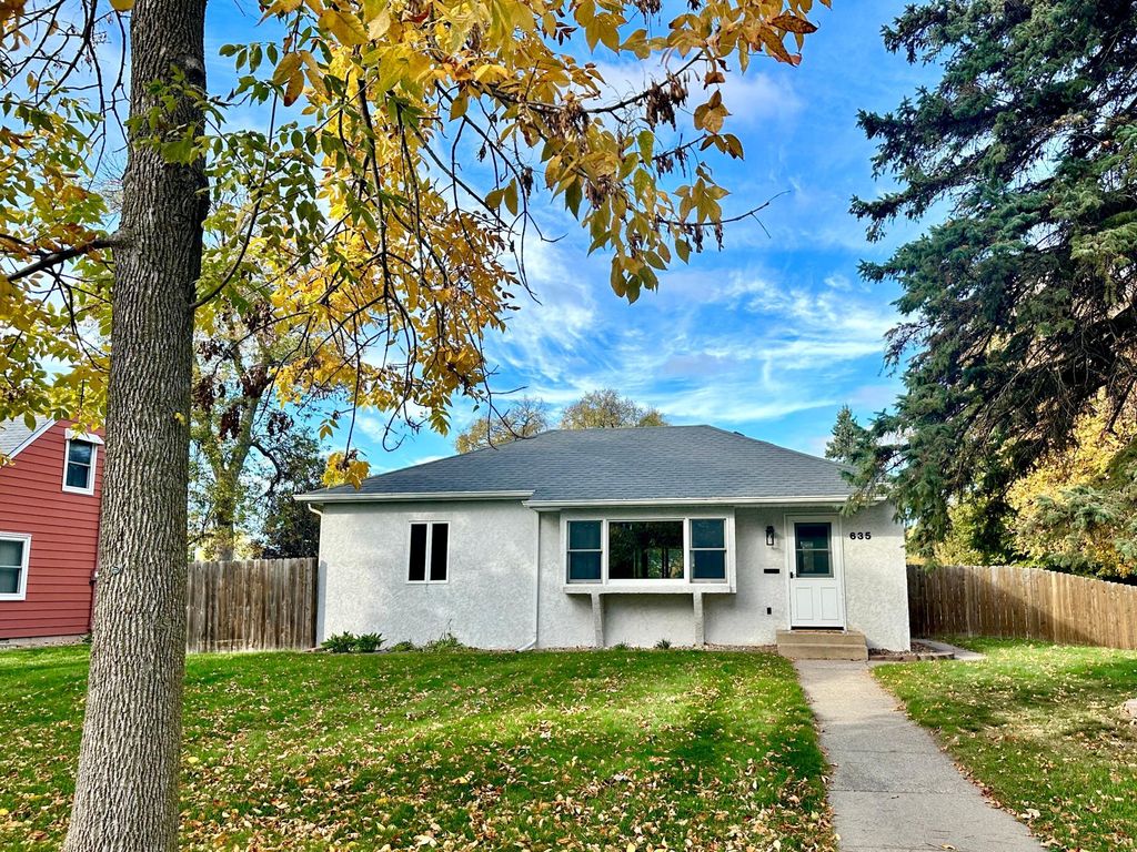 635 8th Avenue E, Shakopee, MN 55379 — exterior