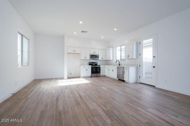 3909 E GOLD MOUNTAIN Avenue, San Tan Valley, AZ 85143