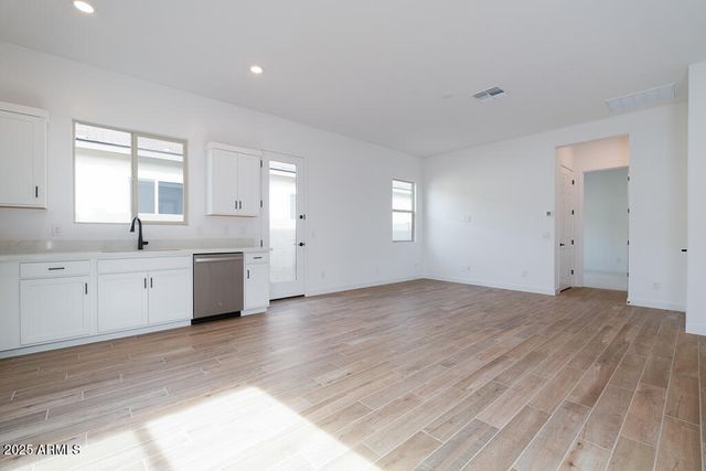 3909 E GOLD MOUNTAIN Avenue, San Tan Valley, AZ 85143