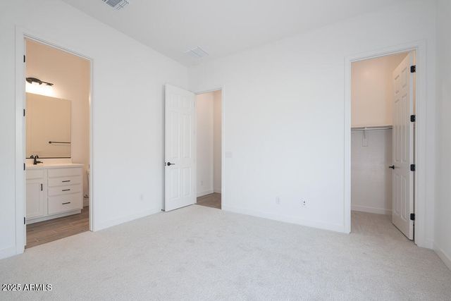 3909 E GOLD MOUNTAIN Avenue, San Tan Valley, AZ 85143