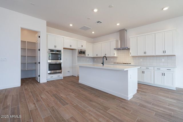 3909 E GOLD MOUNTAIN Avenue, San Tan Valley, AZ 85143