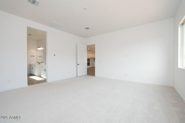 3909 E GOLD MOUNTAIN Avenue, San Tan Valley, AZ 85143