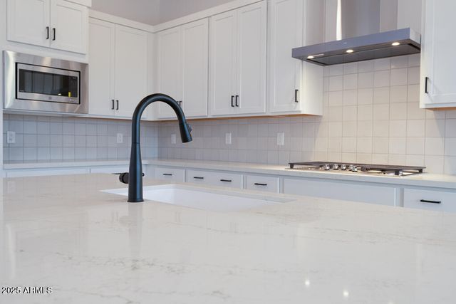 3909 E GOLD MOUNTAIN Avenue, San Tan Valley, AZ 85143