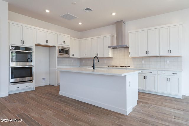 3909 E GOLD MOUNTAIN Avenue, San Tan Valley, AZ 85143