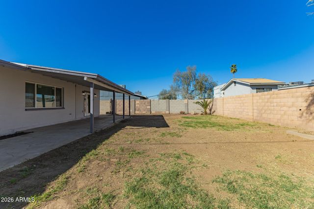 7922 W CLAYTON Drive, Phoenix, AZ 85033