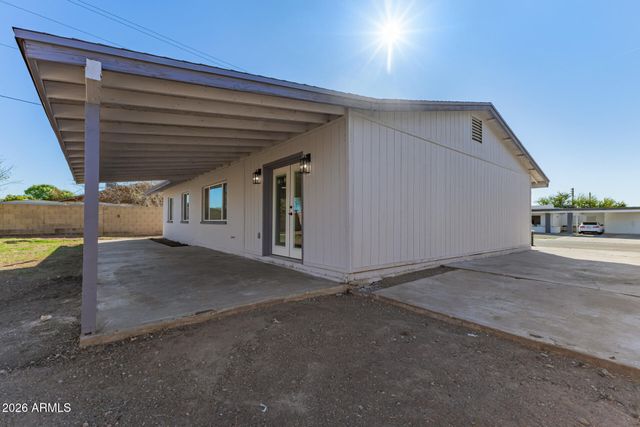 7922 W CLAYTON Drive, Phoenix, AZ 85033