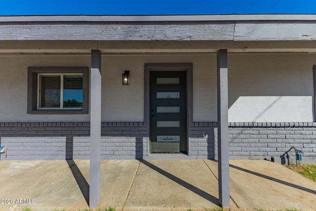 7922 W CLAYTON Drive, Phoenix, AZ 85033