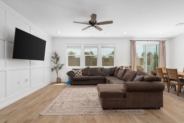 1174 Granite Drive W, Madera, CA 93636