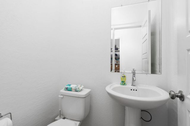 1174 Granite Drive W, Madera, CA 93636