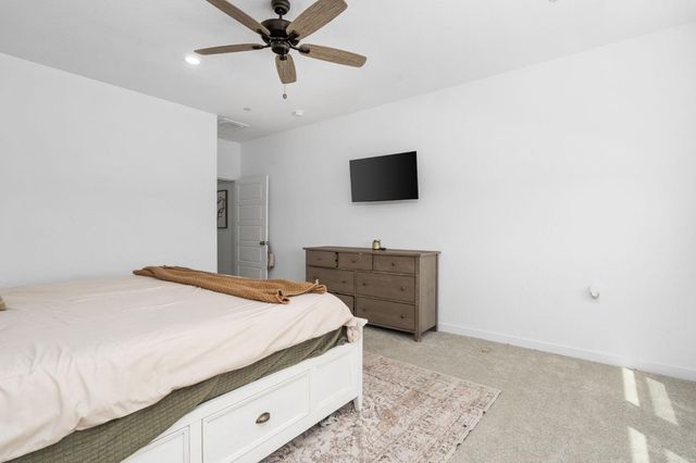 1174 Granite Drive W, Madera, CA 93636