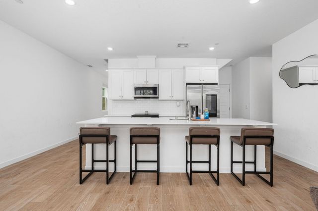 1174 Granite Drive W, Madera, CA 93636