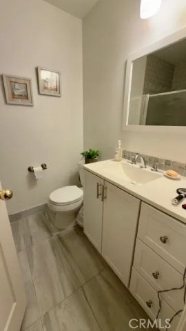 19400 Wyandotte 16, Reseda, CA 91335