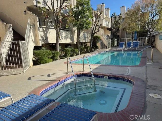 19400 Wyandotte 16, Reseda, CA 91335