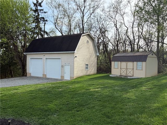120 Crestview Mnr, Carroll Twp, PA 15063