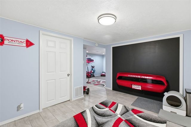 120 Crestview Mnr, Carroll Twp, PA 15063