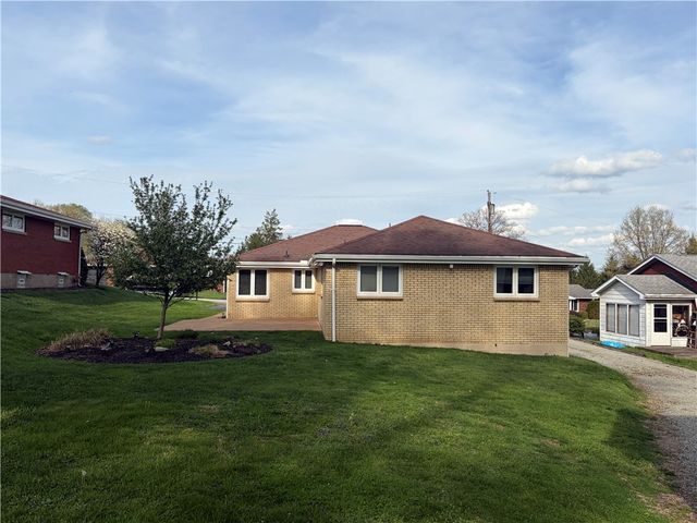 120 Crestview Mnr, Carroll Twp, PA 15063