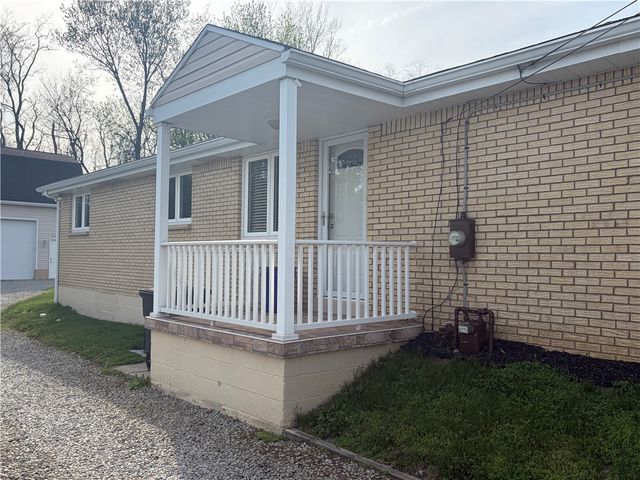 120 Crestview Mnr, Carroll Twp, PA 15063