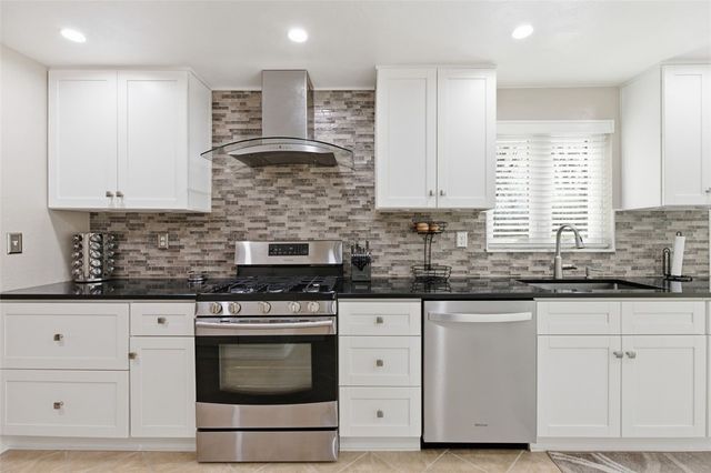 120 Crestview Mnr, Carroll Twp, PA 15063