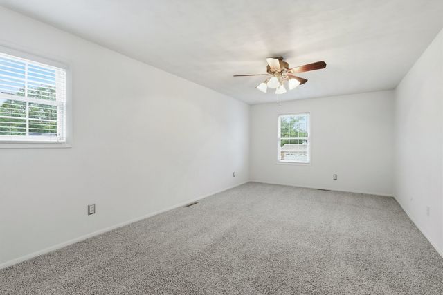 3715 Fairhaven Road, Davenport, IA 52807