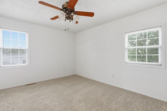 3715 Fairhaven Road, Davenport, IA 52807