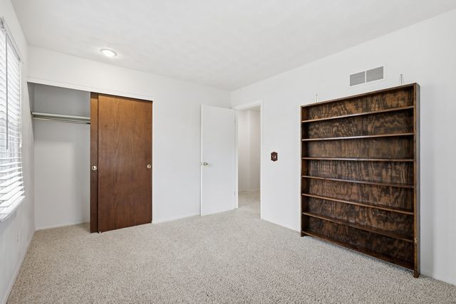 3715 Fairhaven Road, Davenport, IA 52807
