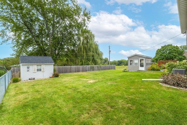 3715 Fairhaven Road, Davenport, IA 52807