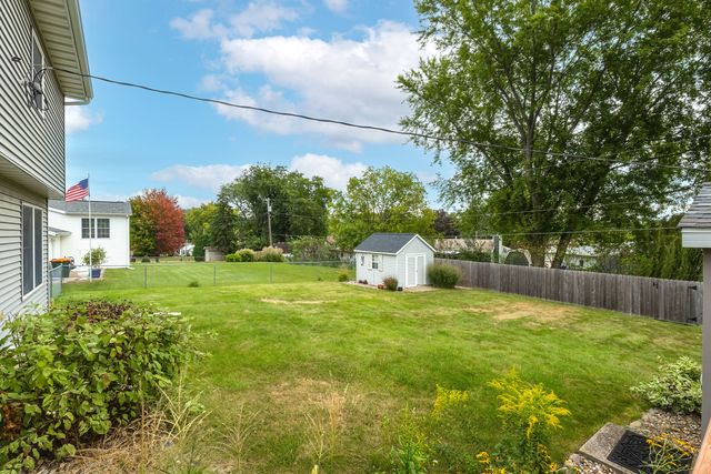 3715 Fairhaven Road, Davenport, IA 52807