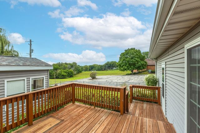 3715 Fairhaven Road, Davenport, IA 52807