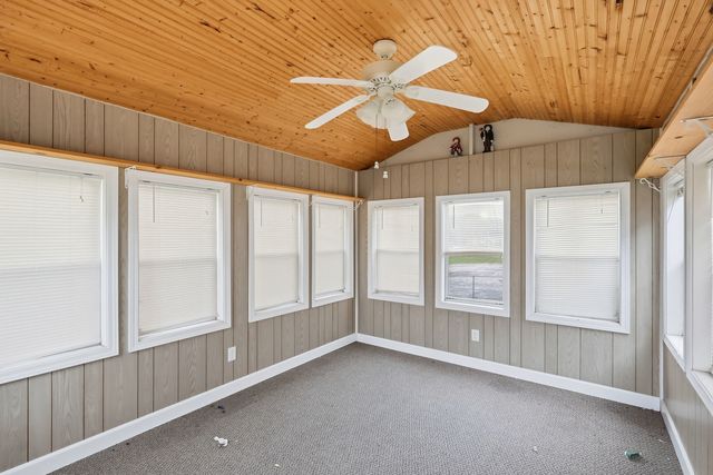3715 Fairhaven Road, Davenport, IA 52807