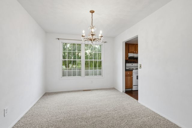 3715 Fairhaven Road, Davenport, IA 52807