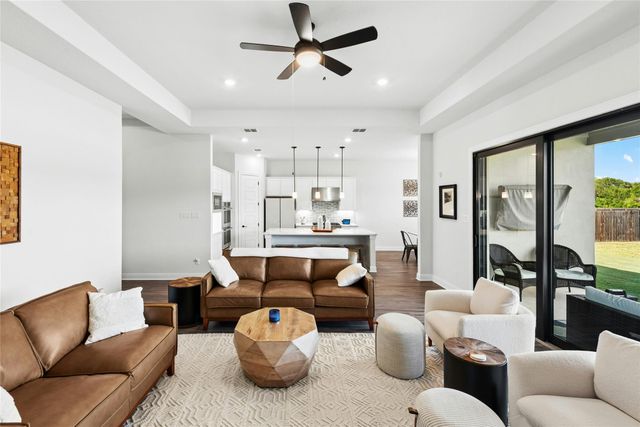 108 Hamilton BR, Liberty Hill, TX 78642