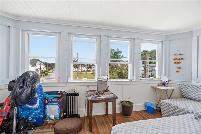 44 Warwick Road, Pawtucket, RI 02861