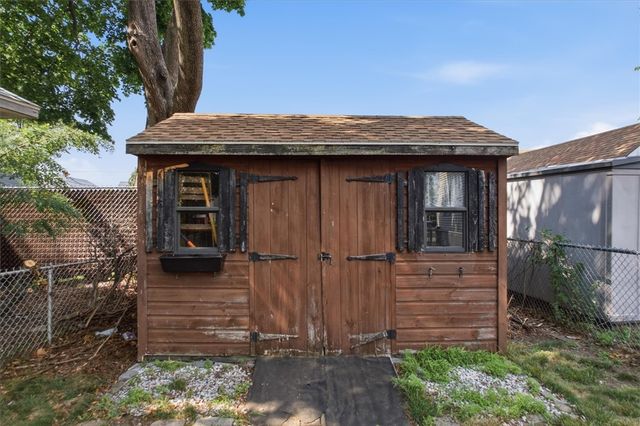 44 Warwick Road, Pawtucket, RI 02861