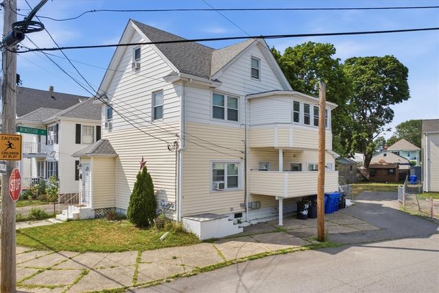 44 Warwick Road, Pawtucket, RI 02861