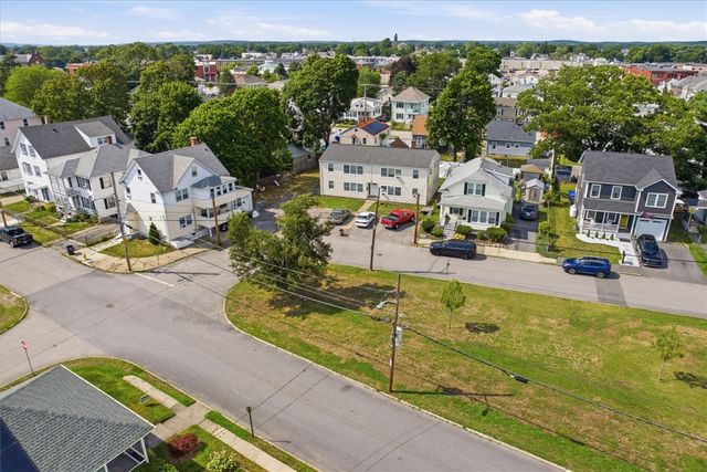 44 Warwick Road, Pawtucket, RI 02861