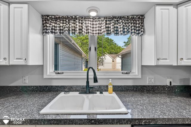 1060 Julie Drive, Davison, MI 48423