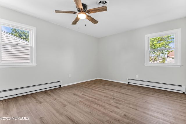 12 Bolingbroke Drive, Toms River, NJ 08757