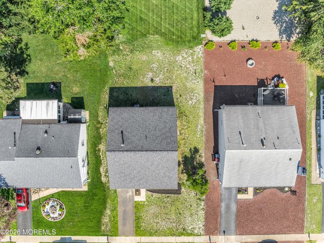 12 Bolingbroke Drive, Toms River, NJ 08757