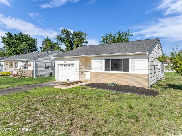 12 Bolingbroke Drive, Toms River, NJ 08757