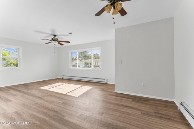 12 Bolingbroke Drive, Toms River, NJ 08757
