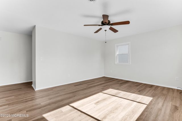 12 Bolingbroke Drive, Toms River, NJ 08757