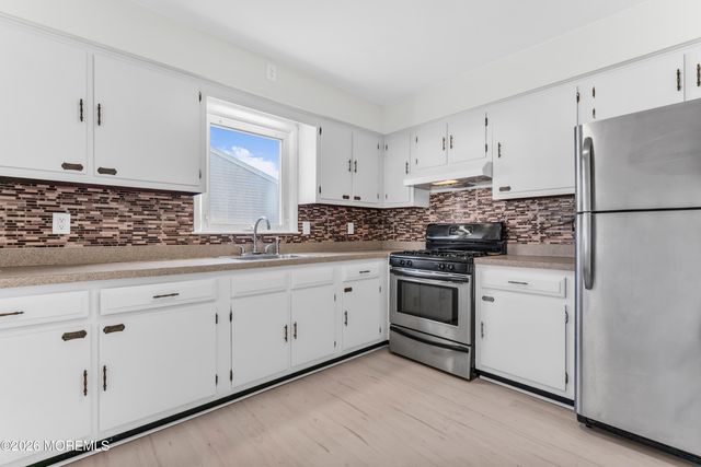 12 Bolingbroke Drive, Toms River, NJ 08757