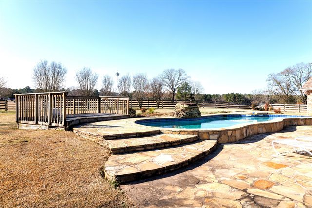 12987 County Road 452, Lindale, TX 75771