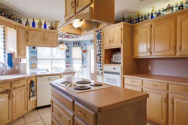 12987 County Road 452, Lindale, TX 75771