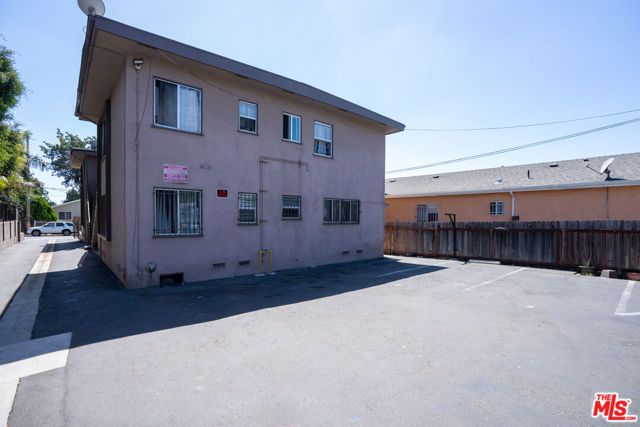 1433 E 61st Street, Los Angeles, CA 90001