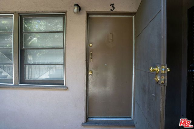 1433 E 61st Street, Los Angeles, CA 90001