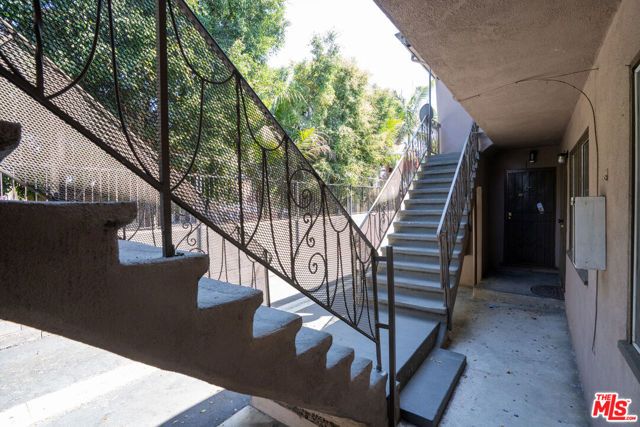 1433 E 61st Street, Los Angeles, CA 90001